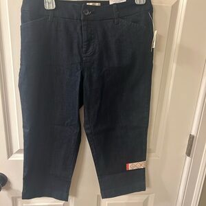 NWT Women’s St John’s Bay Dark Blue Cropped Pants—Size 4